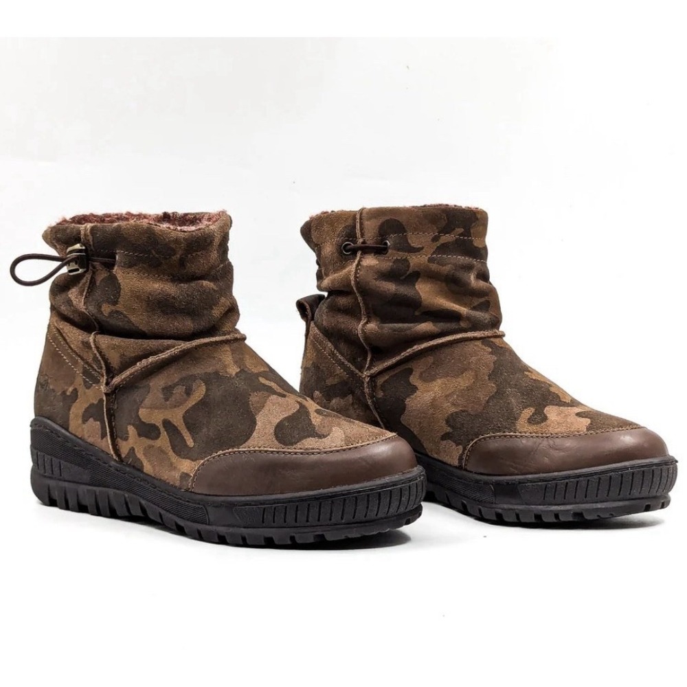 OTBT Women's Sz-11 FANFARE MIMETIC BOOTS Ice Cleats Snow Stabilization Camo